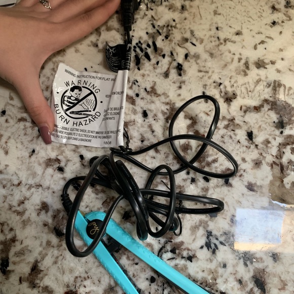 Traveling straightener - Picture 3 of 6